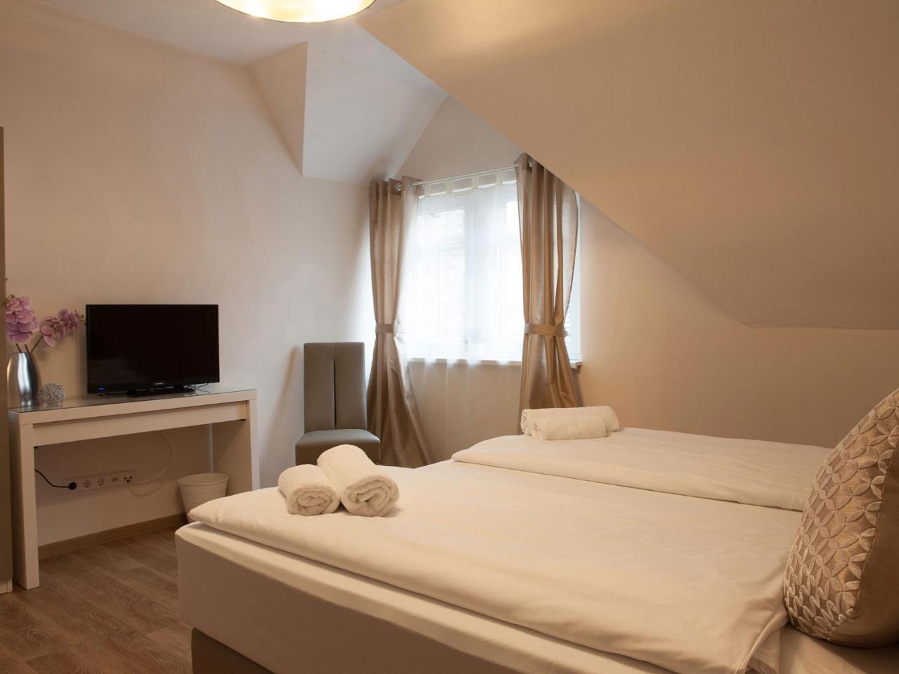 Hotel Ravene Cochem Exterior photo